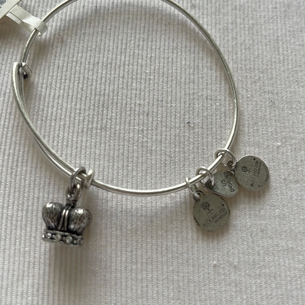Alex and Ani Bracelet Silver Crown ( selling one ) 👑